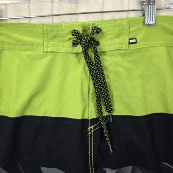 Projek Raw Men's Green Black Shorts Polyester Stretch Drawstring 8" Size L - Picture 3 of 13